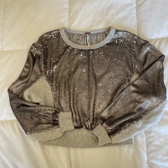 Free People Crewneck Sequin sweatshirt - Picture 3 of 8